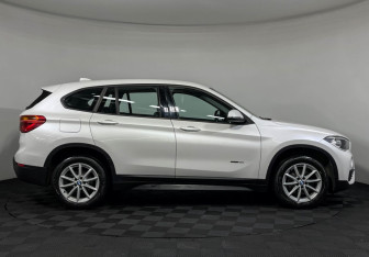Подержанный автомобиль BMW X1 2016 года (6 фото)