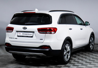 Подержанный автомобиль Kia Sorento 2016 года (5 фото)