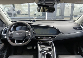 Подержанный автомобиль Geely Tugella 2022 года (11 фото)