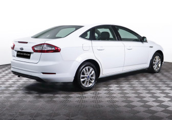 Подержанный автомобиль Ford Mondeo Sedan 2014 года (5 фото)