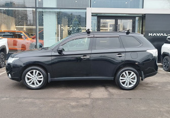 Подержанный автомобиль Mitsubishi Outlander 2012 года (8 фото)