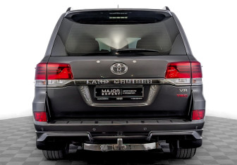 Подержанный автомобиль Toyota Land Cruiser Suv 2019 года (6 фото)