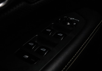 Подержанный автомобиль Volvo S90 2017 года (17 фото)