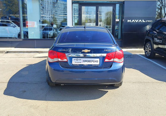 Подержанный автомобиль Chevrolet Cruze Sedan 2011 года (6 фото)