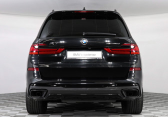 Подержанный автомобиль BMW X7 2021 года (4 фото)