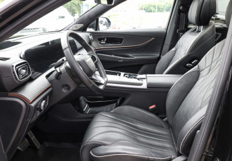 Подержанный автомобиль Jaecoo J8 2024 года (17 фото)