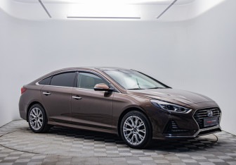 Подержанный автомобиль Hyundai Sonata 2019 года (3 фото)