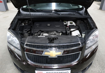 Подержанный автомобиль Chevrolet Orlando 2013 года (9 фото)