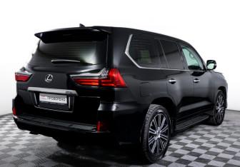 Подержанный автомобиль Lexus LX 2020 года (5 фото)