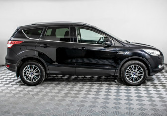 Подержанный автомобиль Ford Kuga 2013 года (4 фото)