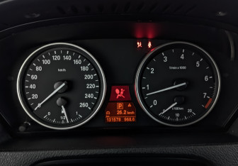 Подержанный автомобиль BMW X5 2013 года (16 фото)