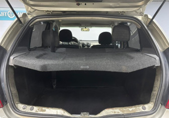 Подержанный автомобиль Renault Sandero 2011 года (13 фото)