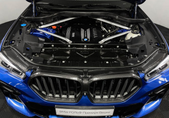 Подержанный автомобиль BMW X6 2019 года (10 фото)