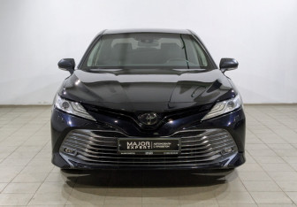 Подержанный автомобиль Toyota Camry Sedan 2020 года (8 фото)