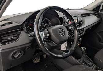 Подержанный автомобиль Skoda Rapid Liftback 2022 года (15 фото)