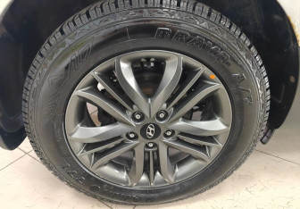Подержанный автомобиль Hyundai ix35 2014 года (9 фото)