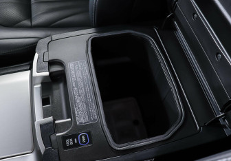 Подержанный автомобиль Toyota Land Cruiser Suv 2019 года (17 фото)