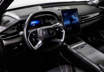 Подержанный автомобиль Geely Preface 2024 года (13 фото)