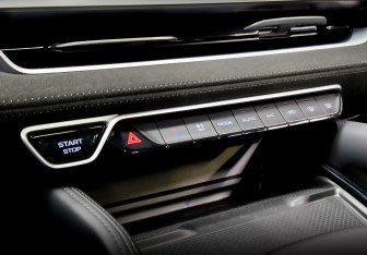 Подержанный автомобиль Geely Monjaro 2024 года (28 фото)