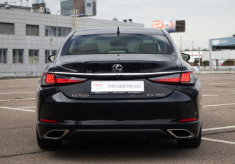 Подержанный автомобиль Lexus ES 2021 года (6 фото)