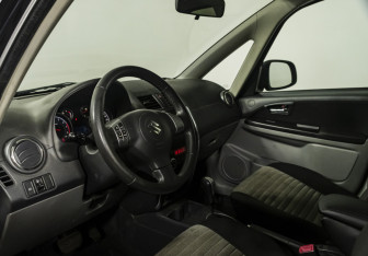 Подержанный автомобиль Suzuki SX4 Hatchback 2011 года (9 фото)