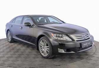 Подержанный автомобиль Lexus LS 2011 года (3 фото)