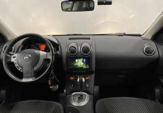 Подержанный автомобиль Nissan Qashqai 2007 года (11 фото)