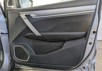 Подержанный автомобиль Geely Coolray 2023 года (24 фото)