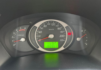 Подержанный автомобиль Hyundai Tucson 2008 года (13 фото)