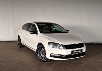 Подержанный автомобиль Volkswagen Passat Sedan 2011 года (3 фото)