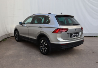 Подержанный автомобиль Volkswagen Tiguan 2019 года (6 фото)