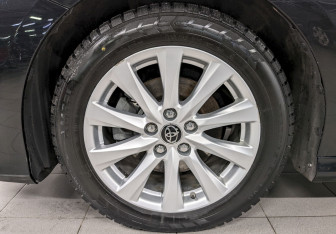 Подержанный автомобиль Toyota Camry Sedan 2019 года (18 фото)