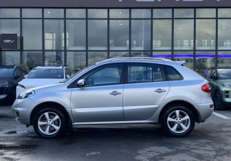 Подержанный автомобиль Renault Koleos 2012 года (8 фото)