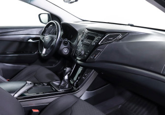 Подержанный автомобиль Hyundai i40 Sedan 2016 года (9 фото)