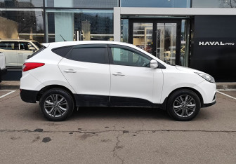 Подержанный автомобиль Hyundai ix35 2014 года (4 фото)