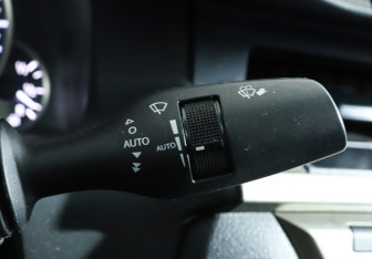 Подержанный автомобиль Lexus ES 2015 года (22 фото)