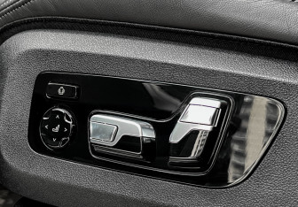 Подержанный автомобиль BMW X7 2021 года (34 фото)