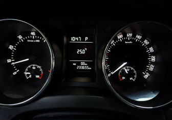 Подержанный автомобиль Skoda Yeti 2014 года (13 фото)