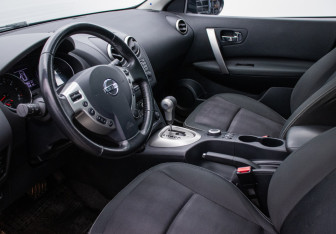 Подержанный автомобиль Nissan Qashqai+2 2012 года (10 фото)