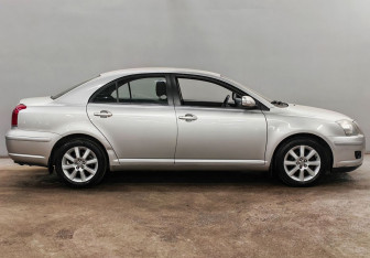 Подержанный автомобиль Toyota Avensis Sedan 2007 года (4 фото)