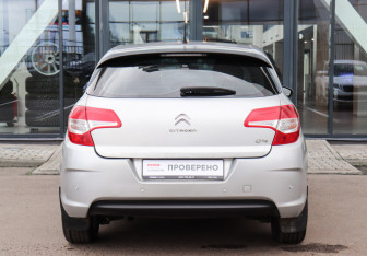 Подержанный автомобиль Citroen C4 Hatchback 2012 года (5 фото)