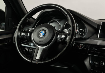Подержанный автомобиль BMW X5 2017 года (15 фото)