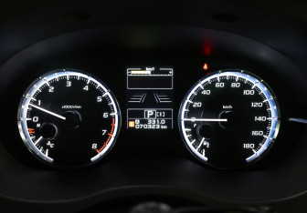 Подержанный автомобиль Subaru Levorg 2015 года (13 фото)