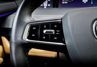 Подержанный автомобиль Changan UNI-K 2023 года (26 фото)