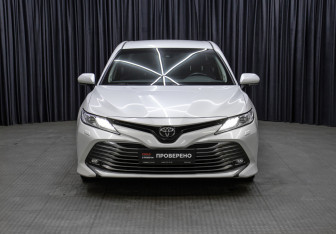 Подержанный автомобиль Toyota Camry Sedan 2018 года (2 фото)