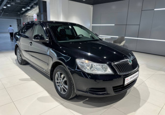 Подержанный автомобиль Skoda Octavia Liftback 2012 года (3 фото)