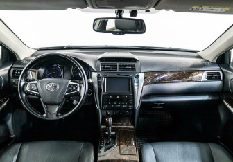 Подержанный автомобиль Toyota Camry Sedan 2015 года (6 фото)