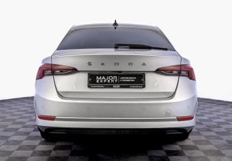 Подержанный автомобиль Skoda Octavia Liftback 2021 года (6 фото)