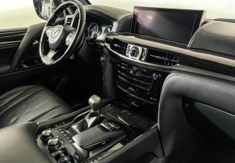 Подержанный автомобиль Lexus LX 2019 года (9 фото)