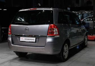 Подержанный автомобиль Opel Zafira Compactvan 2011 года (4 фото)